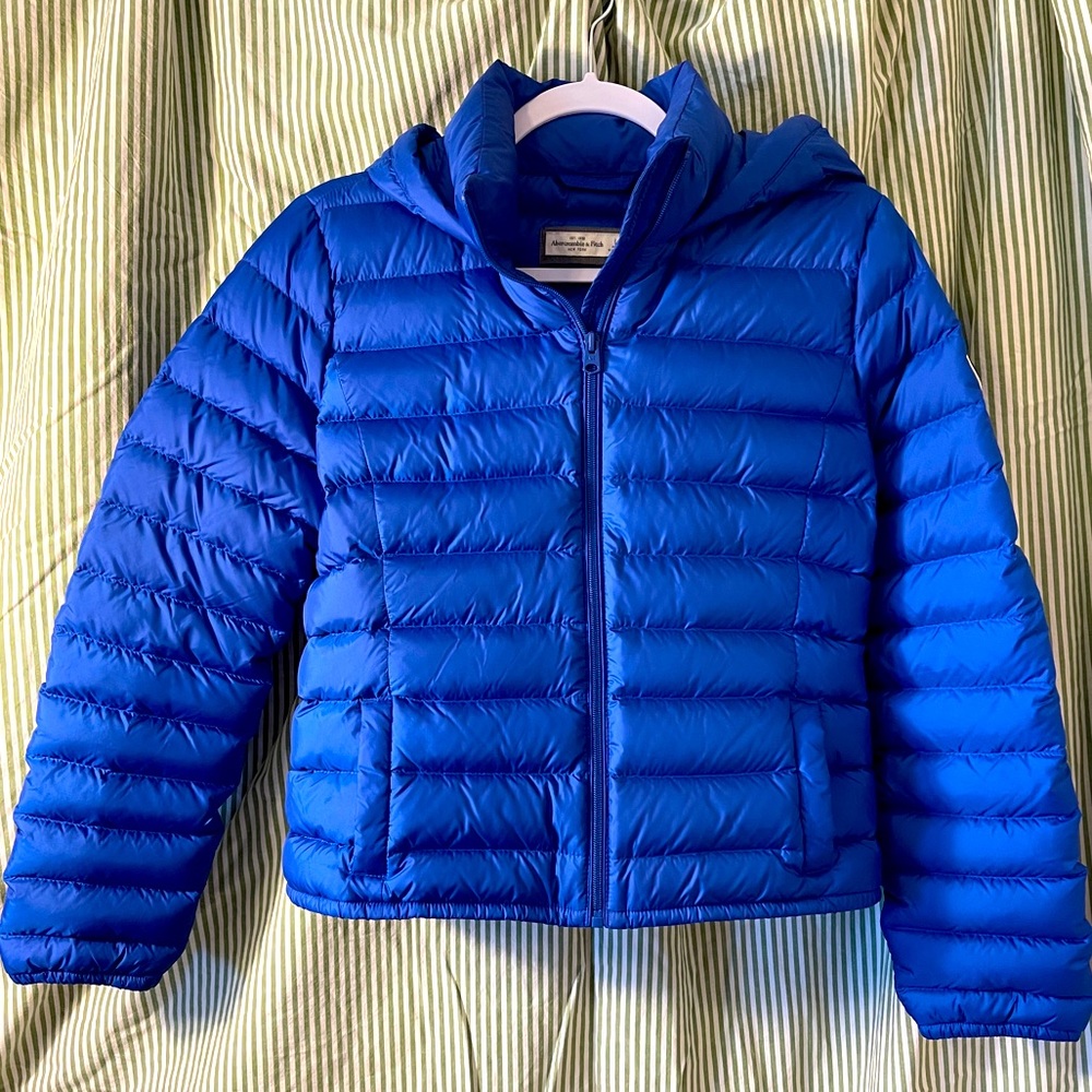 Abercrombie & Fitch Cropped Down Jacket 💙